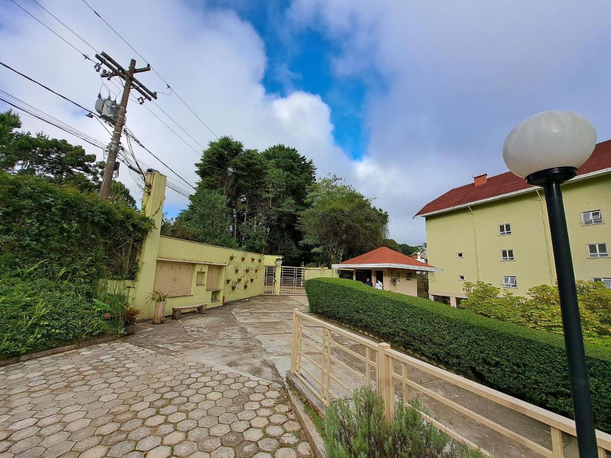 Apartamento Charmoso Com Lareira Campos do Jordão Esterno foto