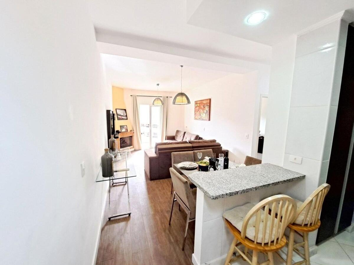 Apartamento Charmoso Com Lareira Campos do Jordão Esterno foto