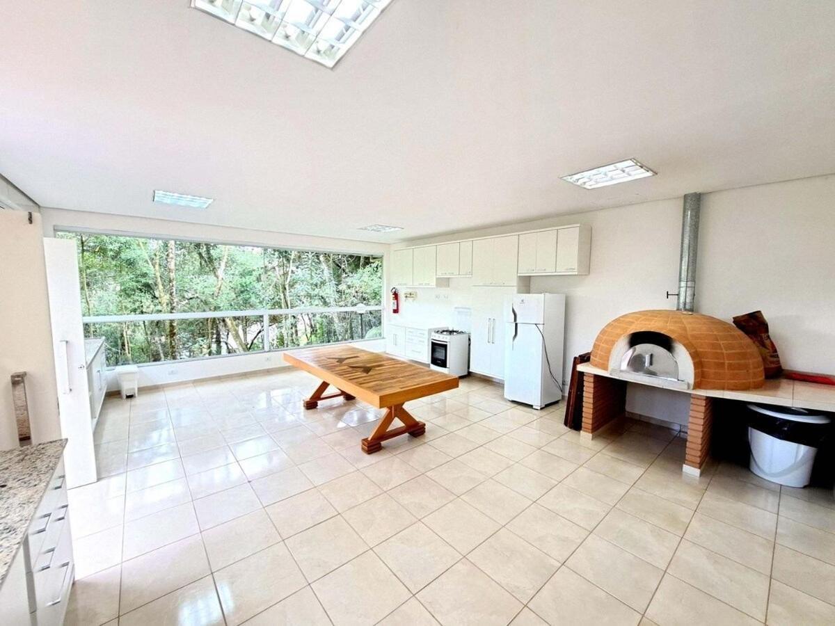 Apartamento Charmoso Com Lareira Campos do Jordão Esterno foto