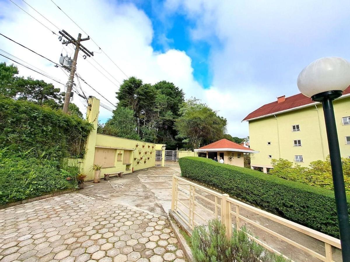 Apartamento Charmoso Com Lareira Campos do Jordão Esterno foto