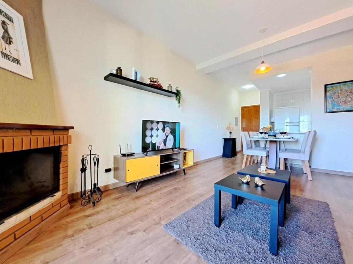 Apartamento Charmoso Com Lareira Campos do Jordão Esterno foto